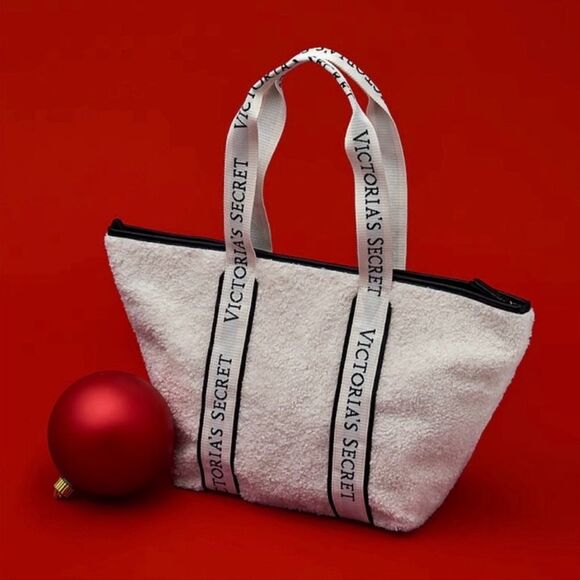 Victoria's Secret Cozy Plush Fleece Tote Zipper Off White Zip Closure NWT - Picture 11 of 13